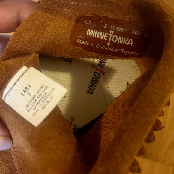 Minnetonka size 2 brown suede baby fringe boots - Picture 5 of 6